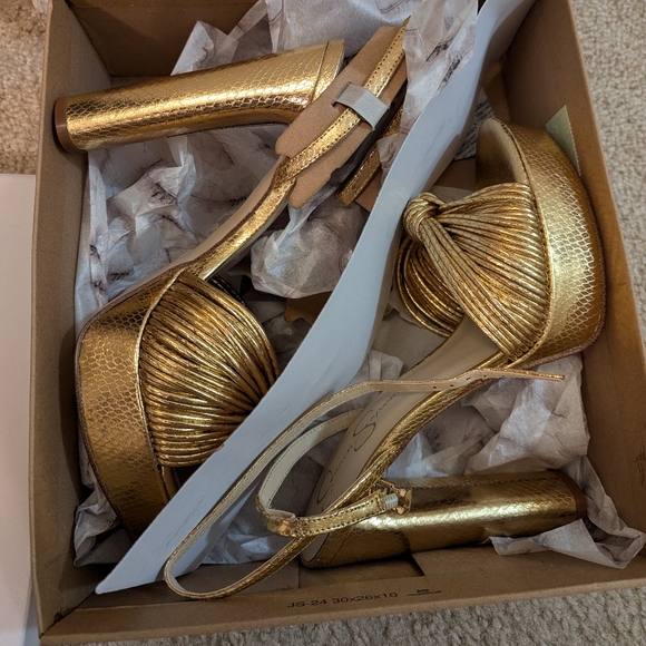 Gold Jessica Simpson Heels size 10- brand new with box - Picture 1 of 4